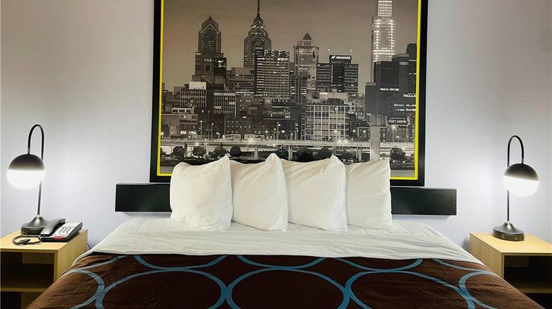 <b>Super 8 by Wyndham Glouchester Room</b>. Images powered by <a href="https://iceportal.shijigroup.com/" title="IcePortal" target="_blank">IcePortal</a>.