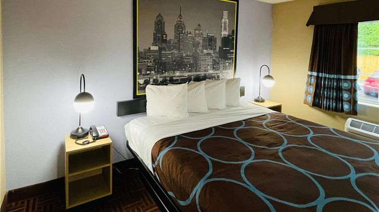 Super 8 by Wyndham Glouchester Room