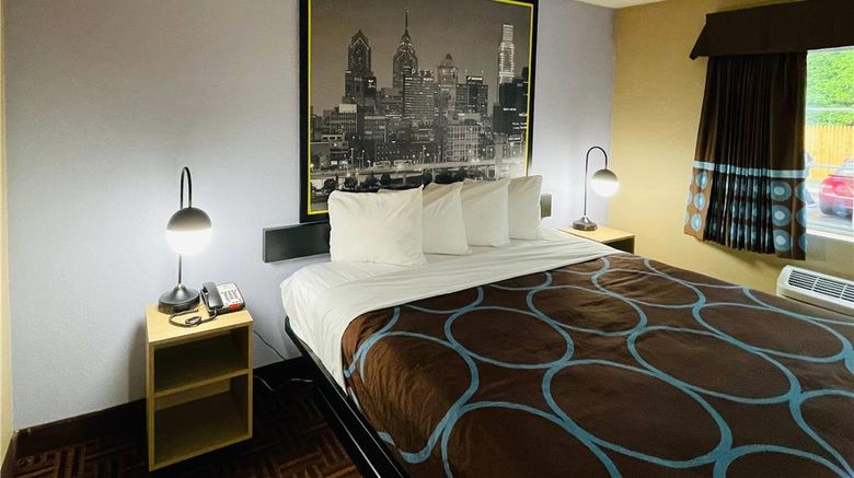 <b>Super 8 by Wyndham Glouchester Room</b>. Images powered by <a href="https://iceportal.shijigroup.com/" title="IcePortal" target="_blank">IcePortal</a>.