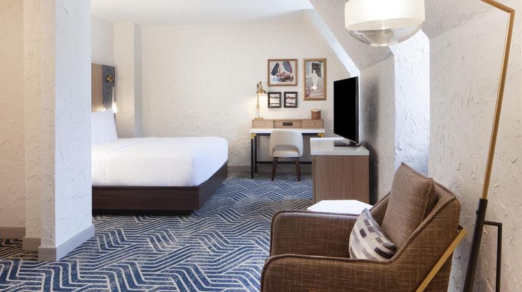 Hotel Royer Urbana, Tapestry Collection Room