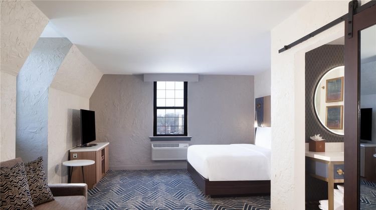 Hotel Royer Urbana, Tapestry Collection Room
