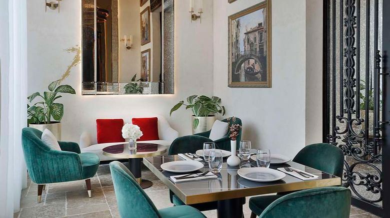 <b>Maysan Doha, LXR Hotels & Resorts Restaurant</b>. Images powered by <a href="https://iceportal.shijigroup.com/" title="IcePortal" target="_blank">IcePortal</a>.