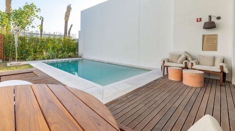 <b>Maysan Doha, LXR Hotels & Resorts Room</b>. Images powered by <a href="https://iceportal.shijigroup.com/" title="IcePortal" target="_blank">IcePortal</a>.