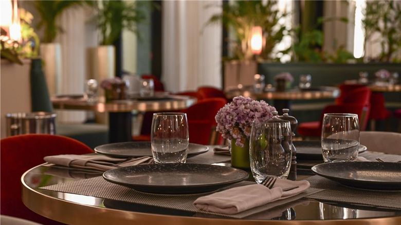 <b>Maysan Doha, LXR Hotels & Resorts Restaurant</b>. Images powered by <a href="https://iceportal.shijigroup.com/" title="IcePortal" target="_blank">IcePortal</a>.