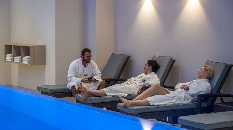 <b>Maritim Hotel Ingolstadt Pool</b>. Images powered by <a href="https://iceportal.shijigroup.com/" title="IcePortal" target="_blank">IcePortal</a>.