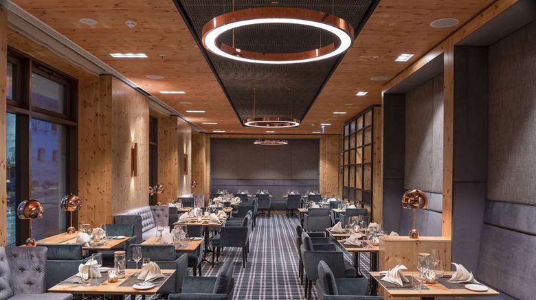 <b>Maritim Hotel Ingolstadt Restaurant</b>. Images powered by <a href="https://iceportal.shijigroup.com/" title="IcePortal" target="_blank">IcePortal</a>.