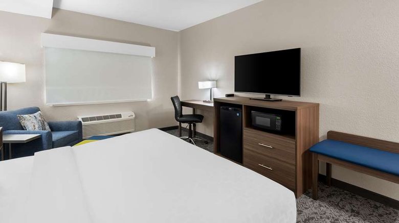 <b>Clarion Pointe Mattoon Room</b>. Images powered by <a href="https://iceportal.shijigroup.com/" title="IcePortal" target="_blank">IcePortal</a>.