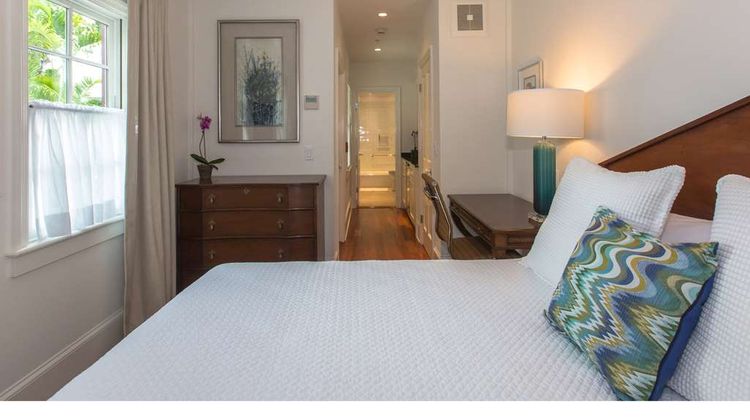 Marquesa Hotel Room