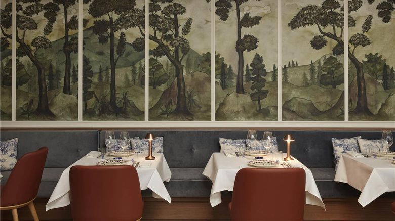 <b>Maison Delano Restaurant</b>. Images powered by <a href="https://iceportal.shijigroup.com/" title="IcePortal" target="_blank">IcePortal</a>.