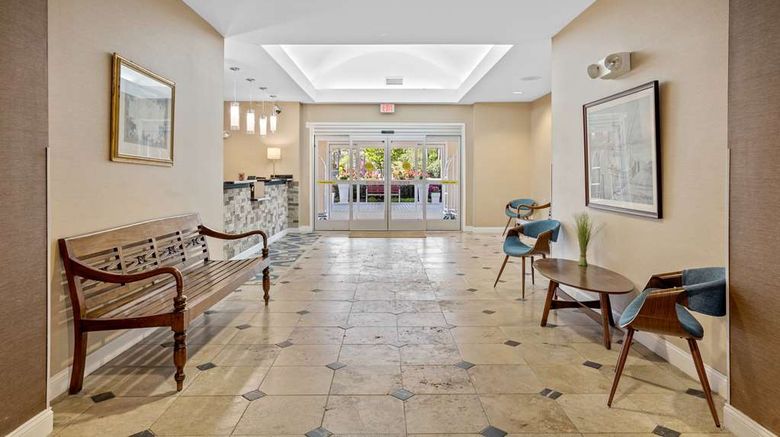 <b>Blue Water Inn & Stes, BW Signature Coll Lobby</b>. Images powered by <a href="https://iceportal.shijigroup.com/" title="IcePortal" target="_blank">IcePortal</a>.