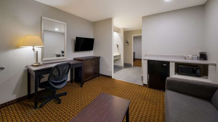 Rodeway Inn & Suites Suite