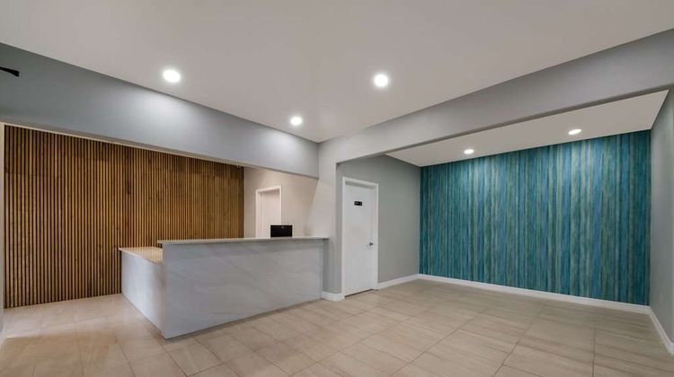 Rodeway Inn & Suites Lobby