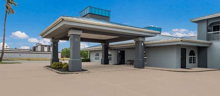 Rodeway Inn & Suites Exterior