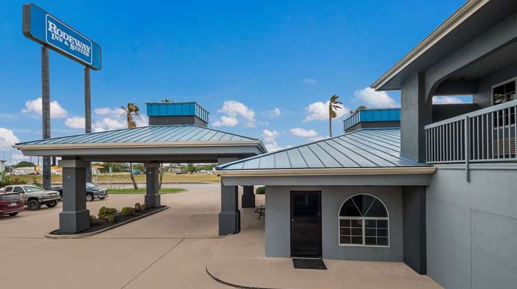 Rodeway Inn & Suites Exterior