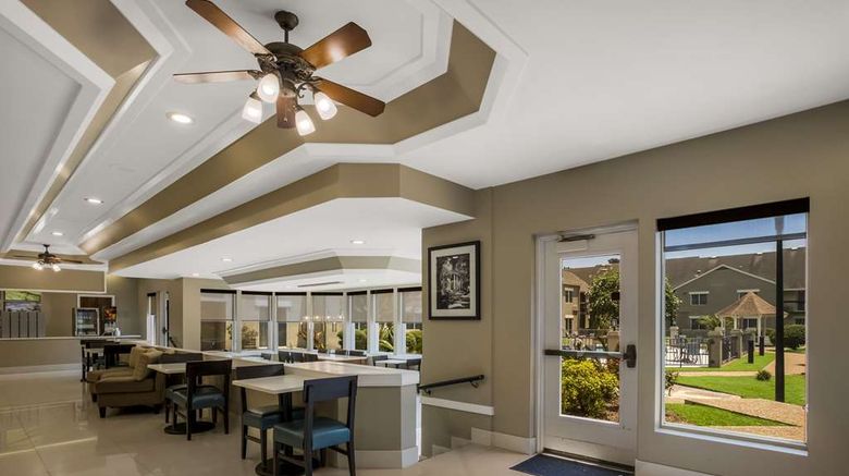 <b>MainStay Suites Savannah Lobby</b>. Images powered by <a href="https://iceportal.shijigroup.com/" title="IcePortal" target="_blank">IcePortal</a>.