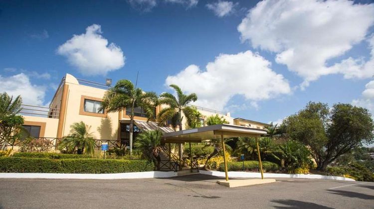 Cara Hotels Pap Trinidad Exterior