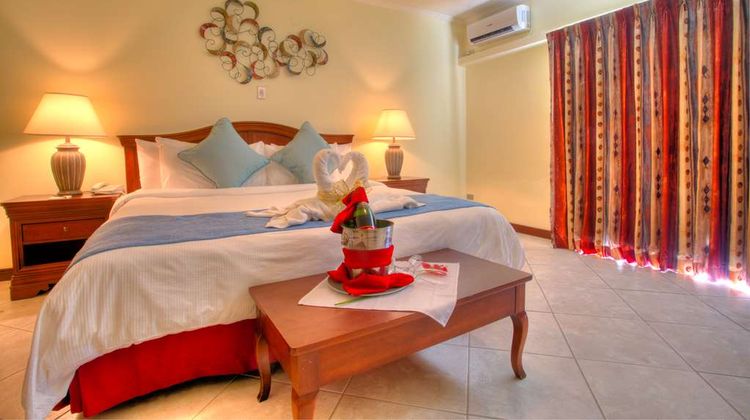 Cara Hotels Pap Trinidad Room