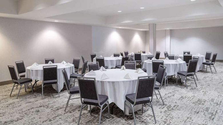 <b>Hampton Inn & Suites by Hilton Meeting</b>. Images powered by <a href="https://iceportal.shijigroup.com/" title="IcePortal" target="_blank">IcePortal</a>.