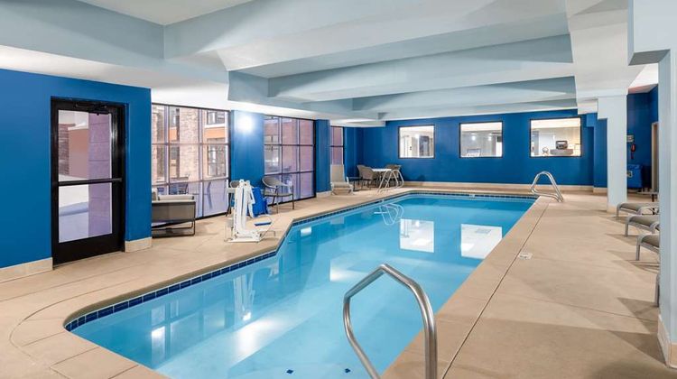 Hampton Inn & Suites by Hilton Pool