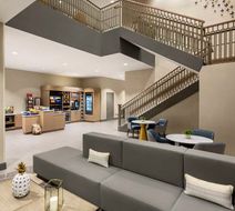 Hilton Garden Inn Nashville West End Ave Lobby