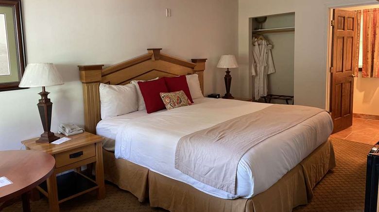 <b>Carson Hot Springs Resort Room</b>. Images powered by <a href="https://iceportal.shijigroup.com/" title="IcePortal" target="_blank">IcePortal</a>.
