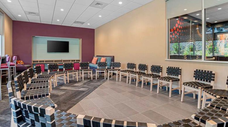 <b>Tru by Hilton Gastonia Meeting</b>. Images powered by <a href="https://iceportal.shijigroup.com/" title="IcePortal" target="_blank">IcePortal</a>.