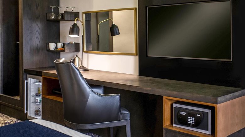 <b>Moevenpick Hotel Ikoyi Lagos Room</b>. Images powered by <a href="https://iceportal.shijigroup.com/" title="IcePortal" target="_blank">IcePortal</a>.