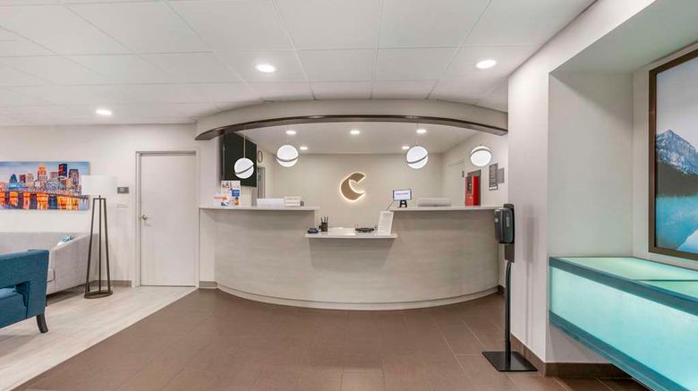 <b>Comfort Inn Lobby</b>. Images powered by <a href="https://iceportal.shijigroup.com/" title="IcePortal" target="_blank">IcePortal</a>.