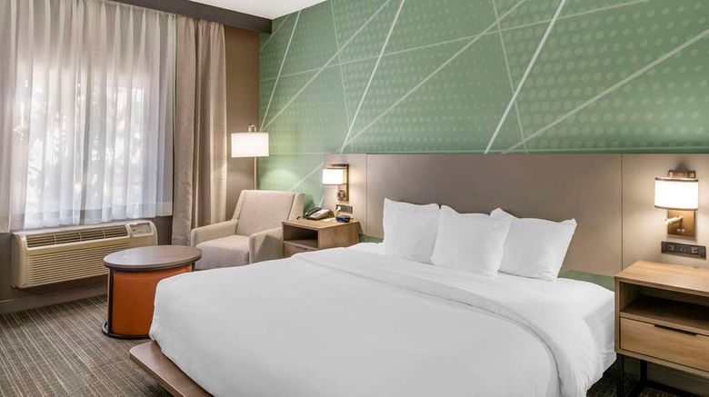 <b>Comfort Inn Room</b>. Images powered by <a href="https://iceportal.shijigroup.com/" title="IcePortal" target="_blank">IcePortal</a>.