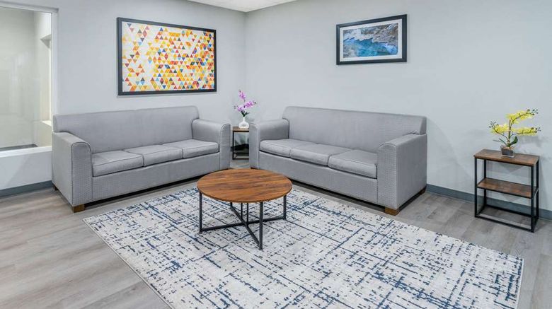 <b>Baymont by Wyndham Carlsbad Lobby</b>. Images powered by <a href="https://iceportal.shijigroup.com/" title="IcePortal" target="_blank">IcePortal</a>.