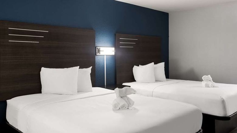 <b>Suburban Studios Room</b>. Images powered by <a href="https://iceportal.shijigroup.com/" title="IcePortal" target="_blank">IcePortal</a>.