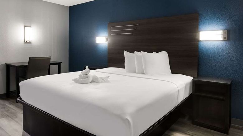 <b>Suburban Studios Room</b>. Images powered by <a href="https://iceportal.shijigroup.com/" title="IcePortal" target="_blank">IcePortal</a>.