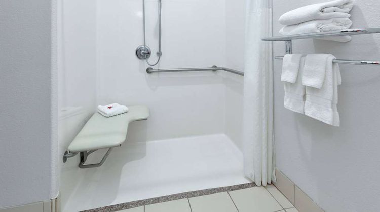 Baymont Inn & Suites Glen Rose Room