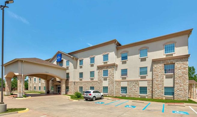 Baymont Inn & Suites Glen Rose Exterior
