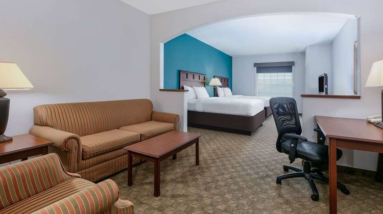 Baymont Inn & Suites Glen Rose Suite