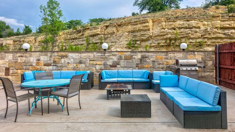 <b>Baymont Inn & Suites Glen Rose Pool</b>. Images powered by <a href="https://iceportal.shijigroup.com/" title="IcePortal" target="_blank">IcePortal</a>.