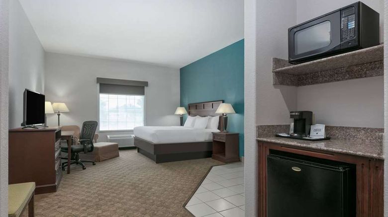 <b>Baymont Inn & Suites Glen Rose Suite</b>. Images powered by <a href="https://iceportal.shijigroup.com/" title="IcePortal" target="_blank">IcePortal</a>.