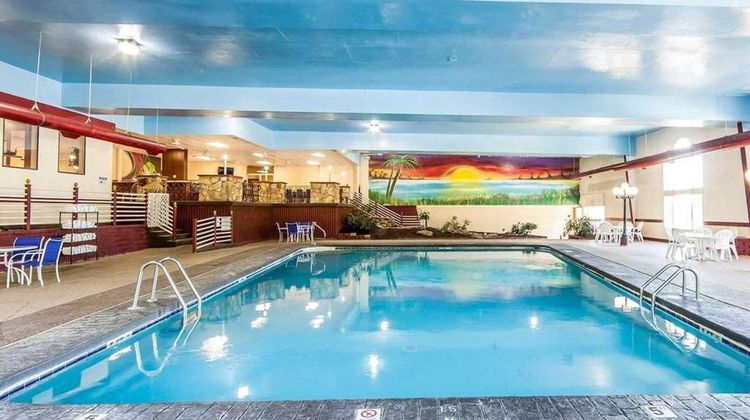 Wingate by Wyndham & Conference Center Pool