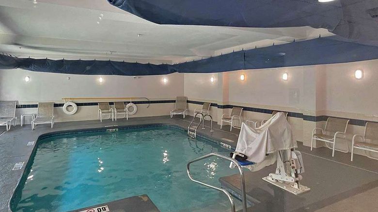 <b>Comfort Suites Mobile-South Pool</b>. Images powered by <a href="https://iceportal.shijigroup.com/" title="IcePortal" target="_blank">IcePortal</a>.