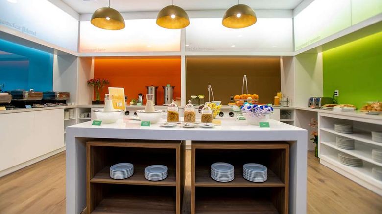 <b>Hampton by Hilton Quito La Carolina Park Restaurant</b>. Images powered by <a href="https://iceportal.shijigroup.com/" title="IcePortal" target="_blank">IcePortal</a>.