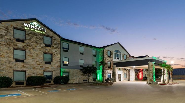 Wingate by Wyndham College Station Exterior