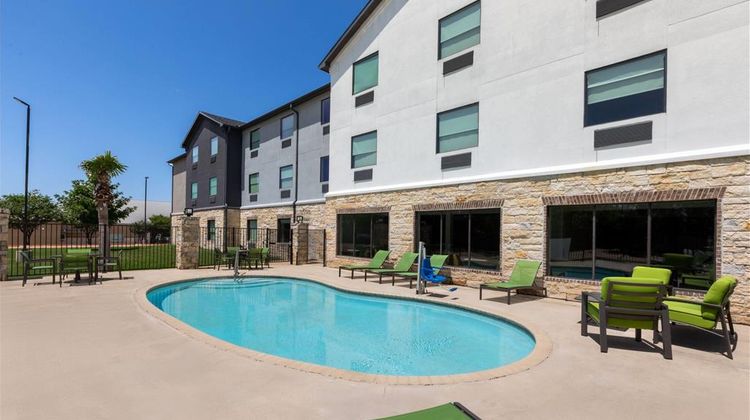 Wingate by Wyndham College Station Pool
