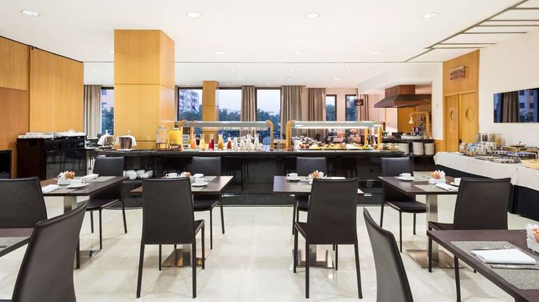 <b>Best Western Premier CMC Girona Restaurant</b>. Images powered by <a href="https://iceportal.shijigroup.com/" title="IcePortal" target="_blank">IcePortal</a>.