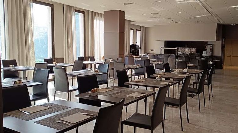 <b>Best Western Premier CMC Girona Restaurant</b>. Images powered by <a href="https://iceportal.shijigroup.com/" title="IcePortal" target="_blank">IcePortal</a>.