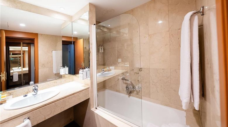 <b>Best Western Premier CMC Girona Suite</b>. Images powered by <a href="https://iceportal.shijigroup.com/" title="IcePortal" target="_blank">IcePortal</a>.
