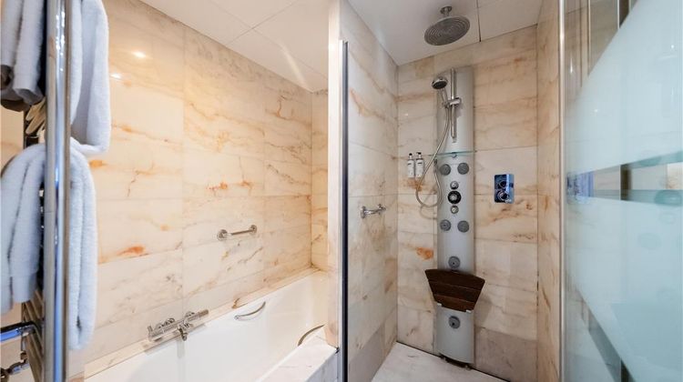 Best Western Premier CMC Girona Suite