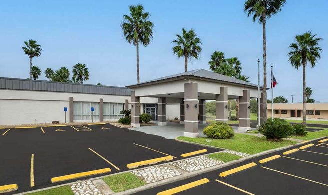 Quality Inn Exterior