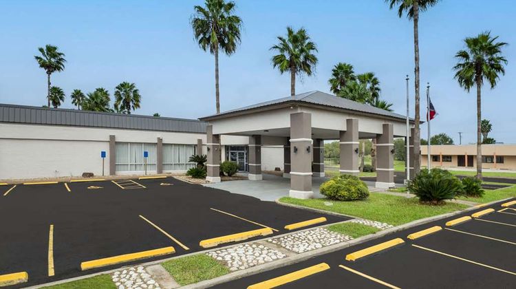 Quality Inn Exterior