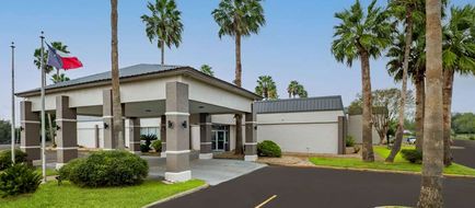 Quality Inn Exterior