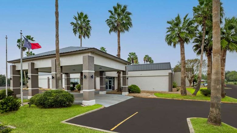 <b>Quality Inn Exterior</b>. Images powered by <a href="https://iceportal.shijigroup.com/" title="IcePortal" target="_blank">IcePortal</a>.